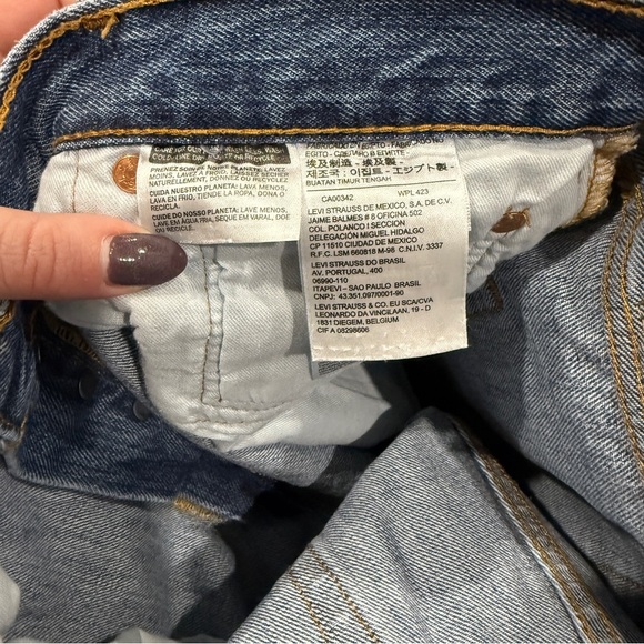 Levi's Medium Wash 501 Original Fit Men's Jeans - Picture 10 of 15